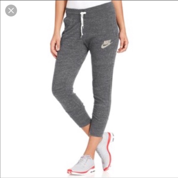 Nike Pants - Nike Crop Jogging Pant